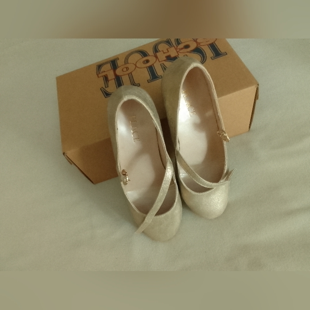 Shoe - Picture 2 of 4